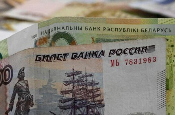 Крук: «Российский рубль будет обесцениваться, и беларуский практически на 80% повторит его траекторию»